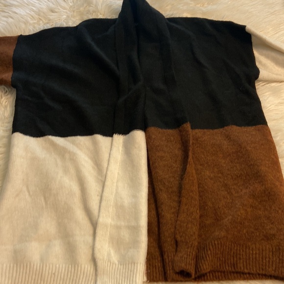 VICI CARDIGAN SIZE M BNWOT TWO FRONT POCKETS SO  BEAUTIFUL LENGHT 32” BUST 48” - Picture 10 of 12